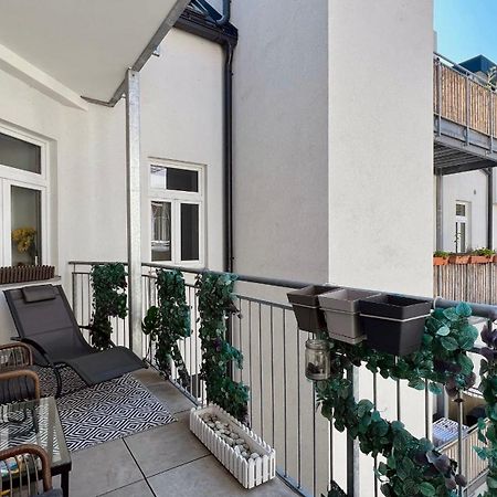 Ferienwohnung Cozy Retreat With Large Balcony Near Schoenbrunn Wien Exterior foto